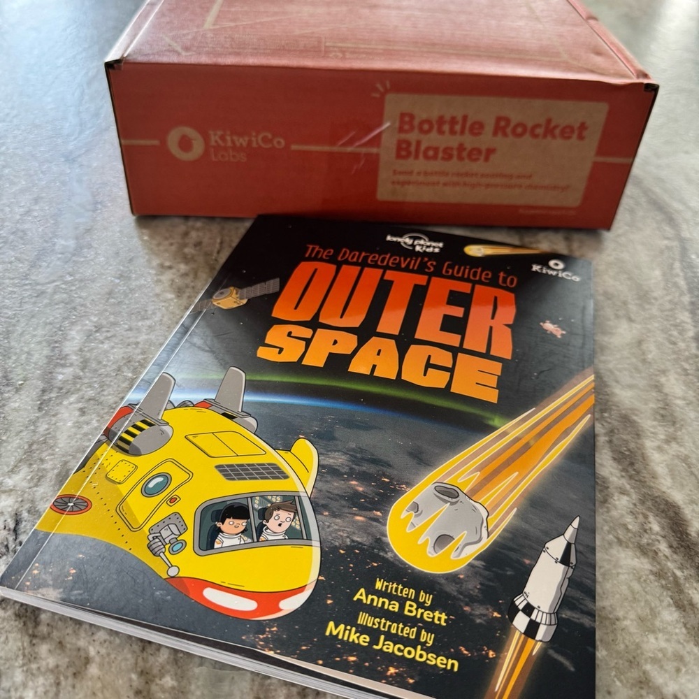 Kiwi Box Subscription Box Learning Toys Set - Picture 2 of 8